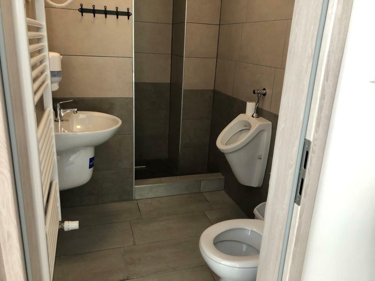Juno Apartman Vendégház Miskolc Extérieur photo