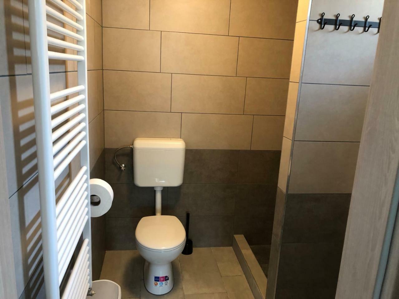 Juno Apartman Vendégház Miskolc Extérieur photo