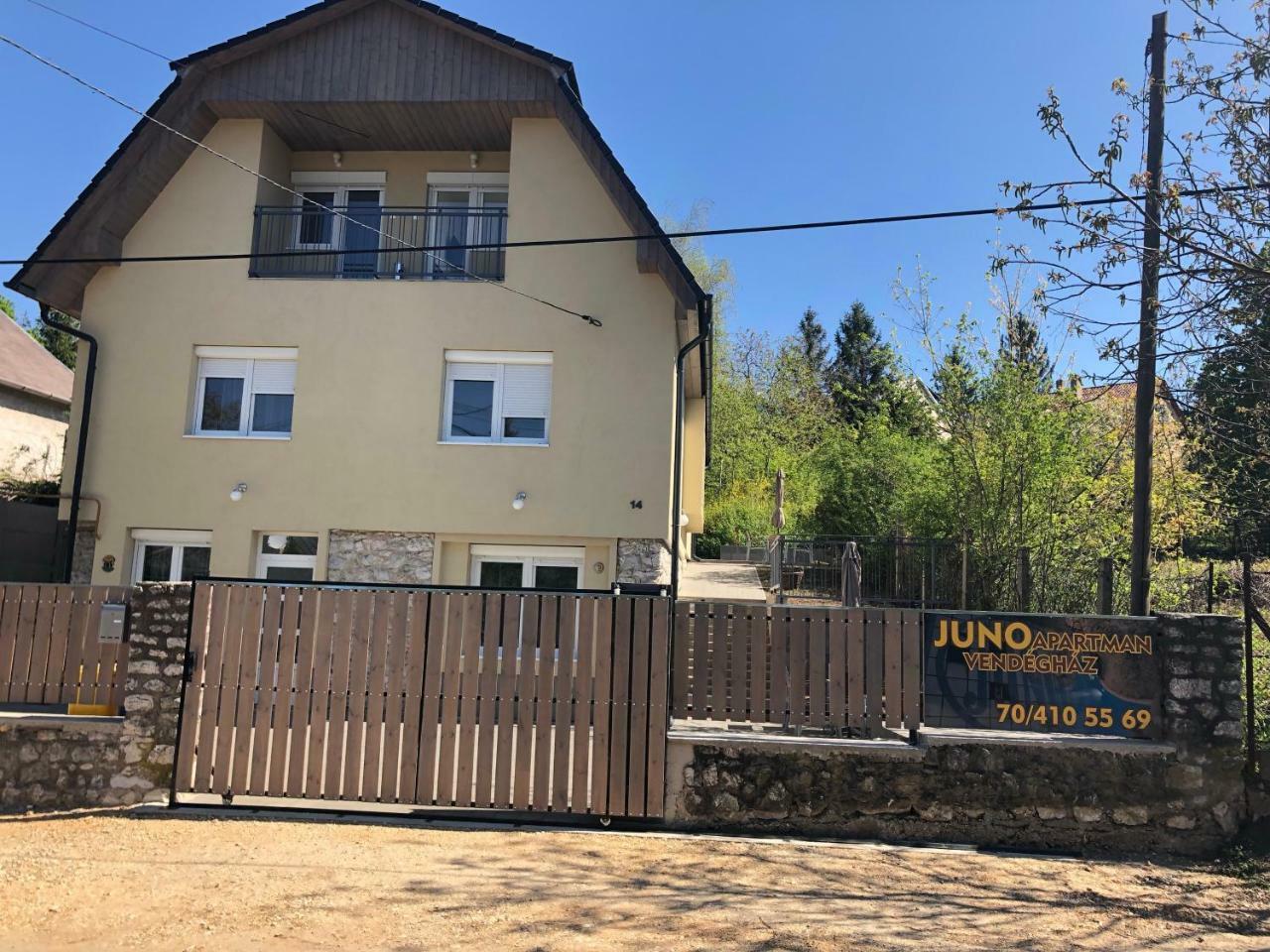 Juno Apartman Vendégház Miskolc Extérieur photo