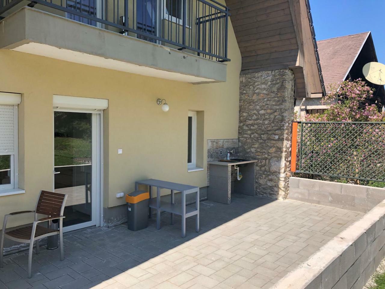 Juno Apartman Vendégház Miskolc Extérieur photo